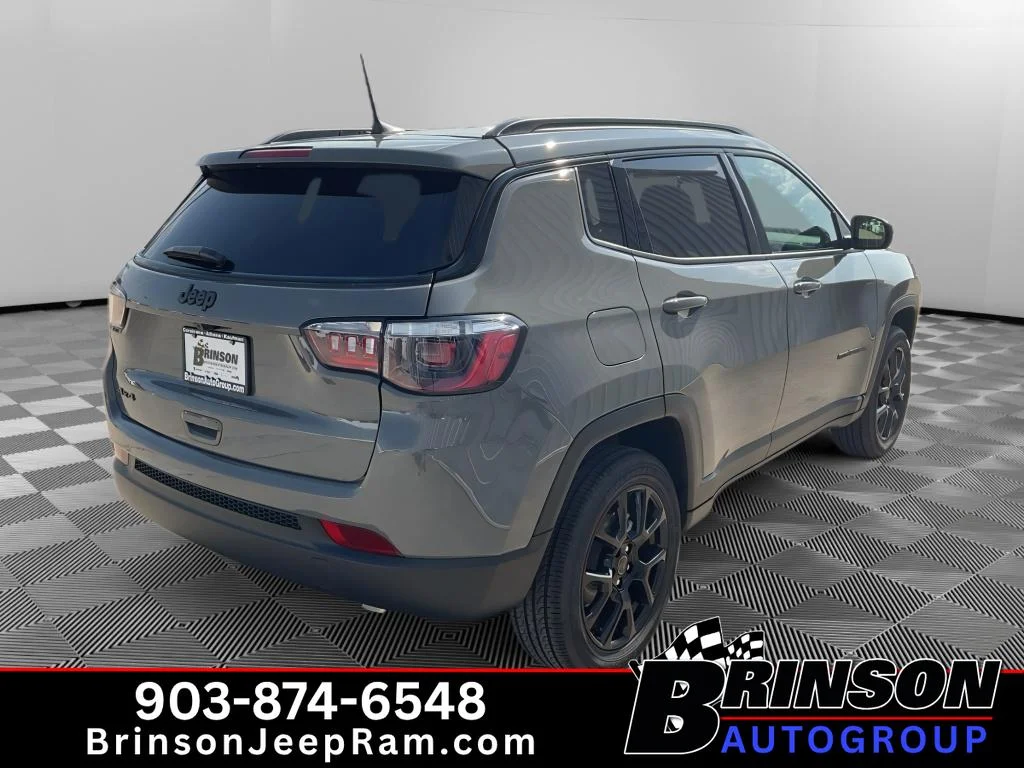 New 2026 Sting-Gray Clearcoat Jeep Latitude Altitude image 5