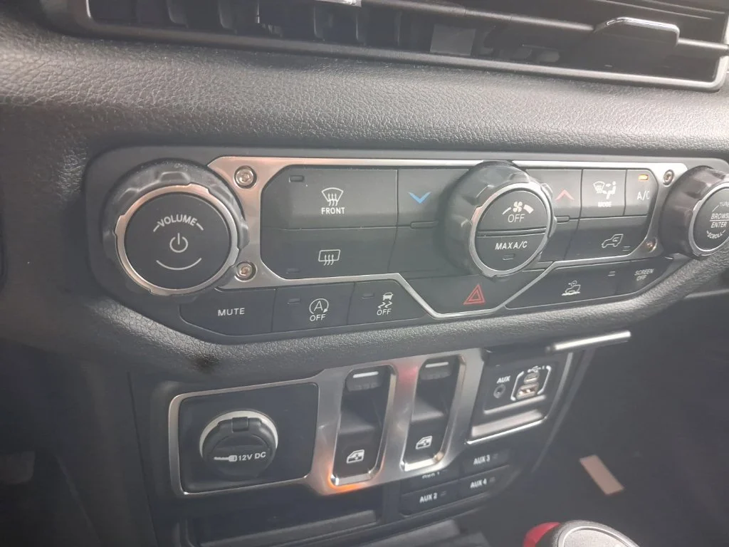 Used 2025 Blue Jeep Sport S image 26