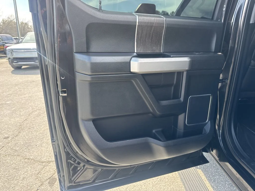 Used 2020 Black Ford Lariat image 31