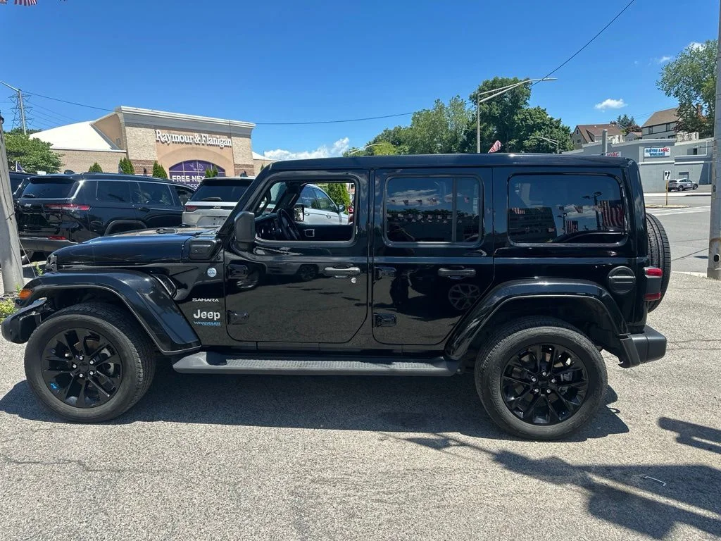 Used 2022 Black Jeep Unlimited Sahara 4xe image 8
