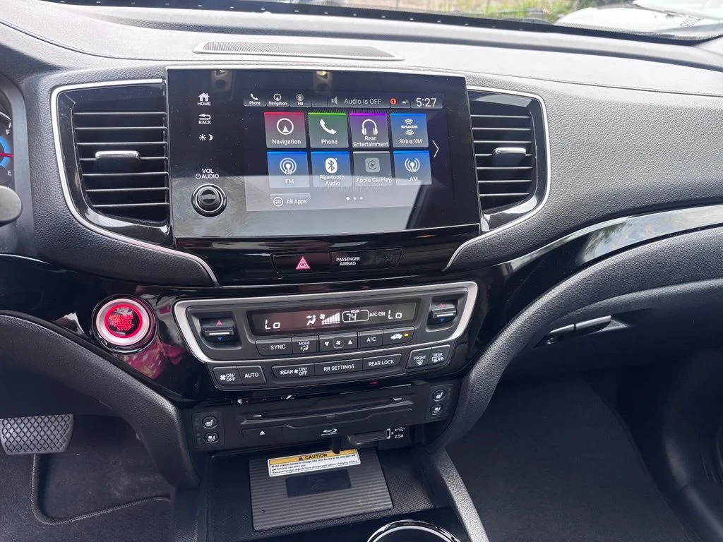 Used 2019  Honda Elite image 17