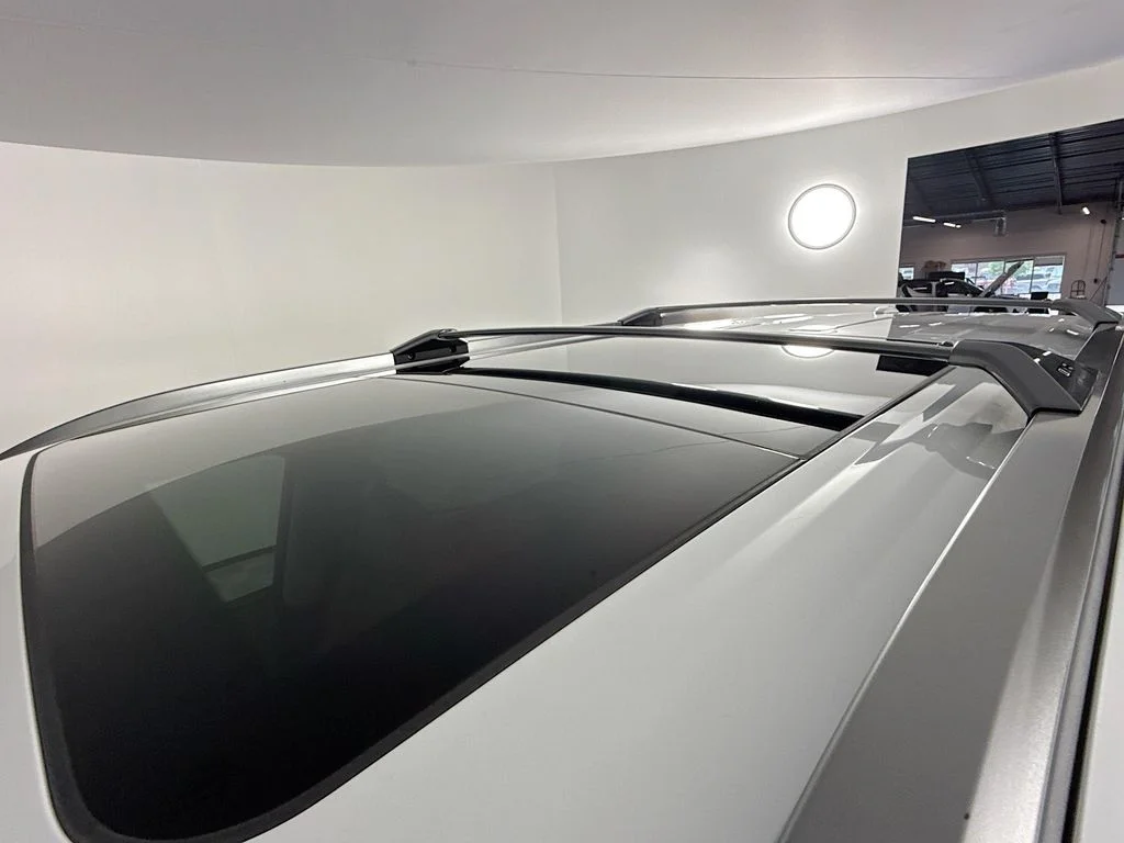 Used 2025 White INFINITI LUXE image 23