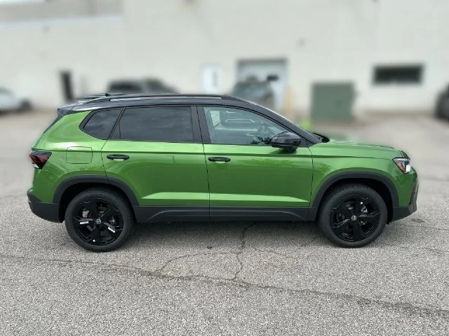 New 2026 Green Volkswagen 1.5T SE Black image 16