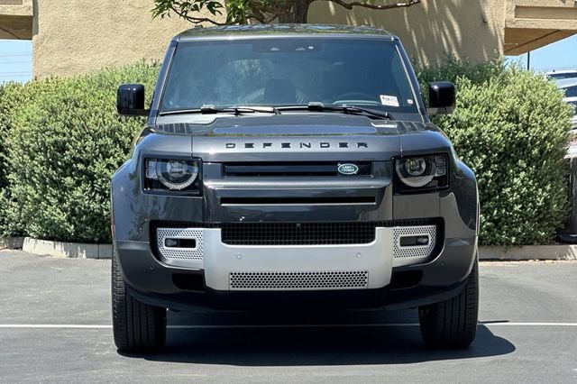 Used 2024 Gray Land Rover S image 8