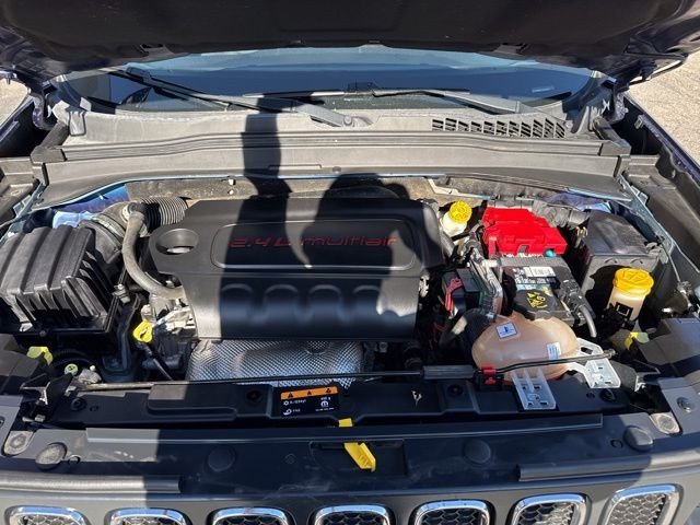 Used 2018 Blue Jeep Latitude image 10