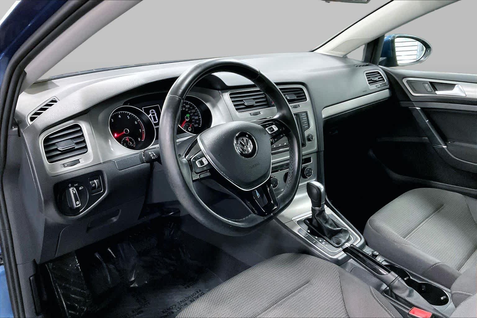 Used 2016 Silk Blue Metallic Volkswagen TSI S image 17