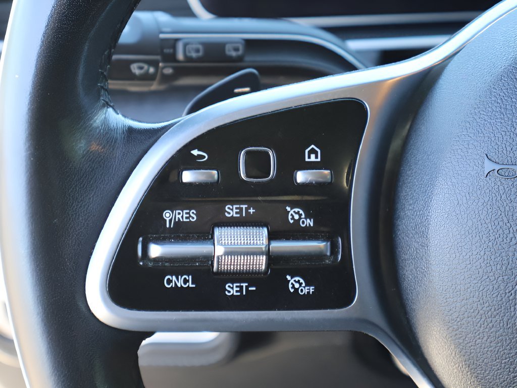 Used 2020 Polar White Mercedes-Benz GLE 350 image 33