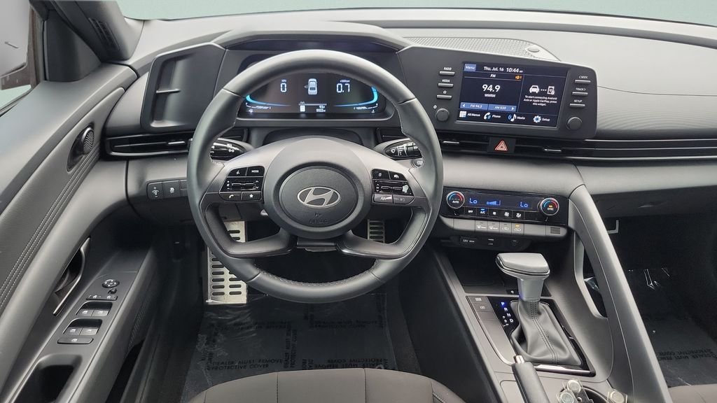 2025 Hyundai Elantra SEL - Photo 11