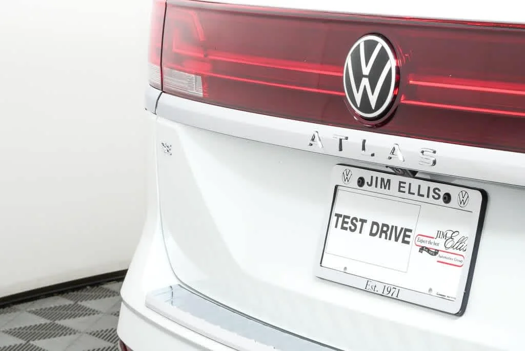 New 2026 Opal White Pearl Volkswagen 2.0T SE w/Technology image 36