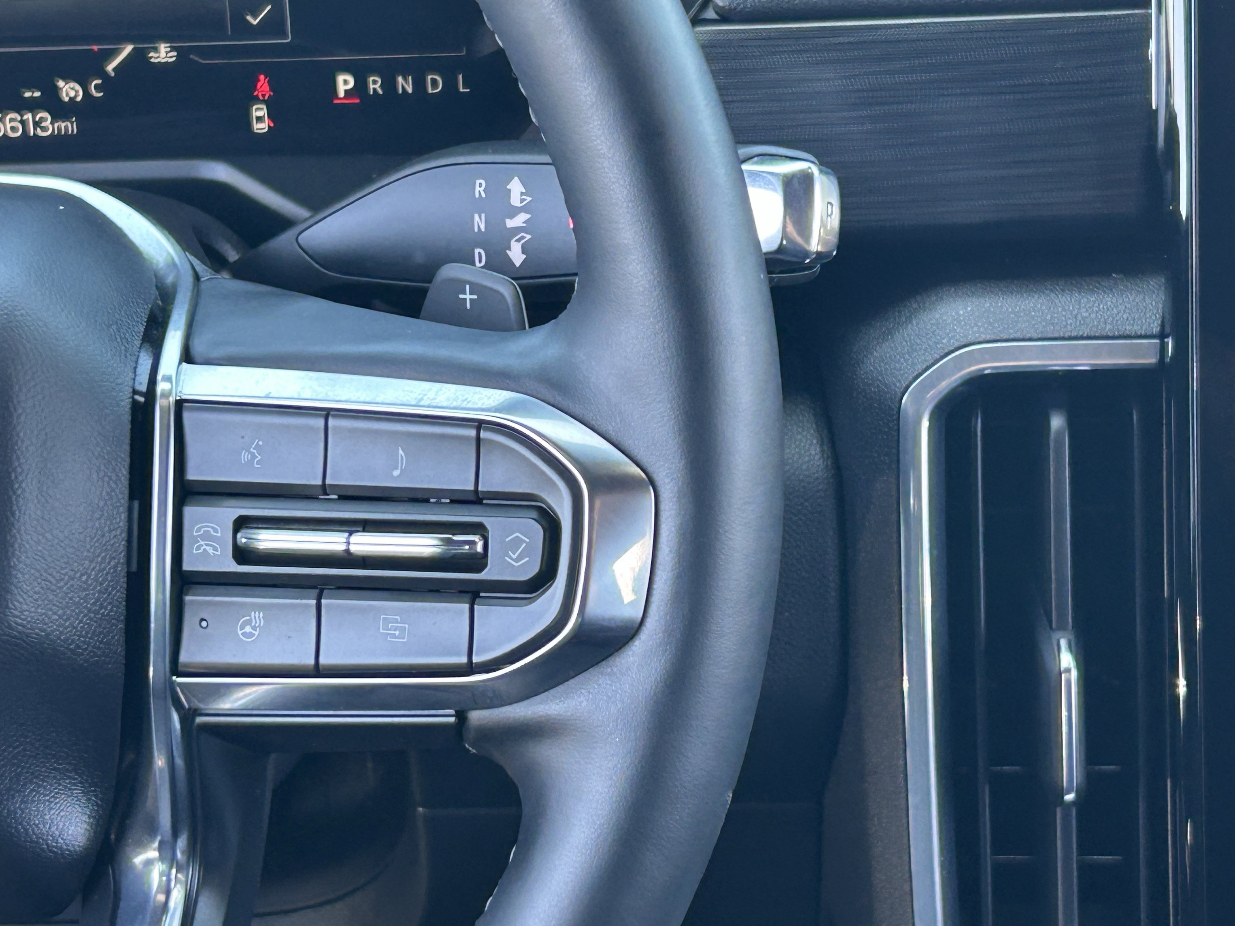 2025 GMC Acadia Elevation - Photo 24
