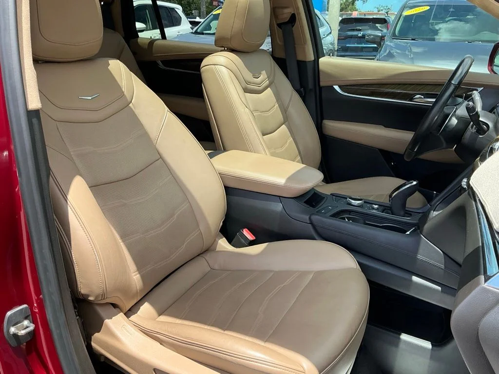 Used 2020 Red Cadillac Sport image 25