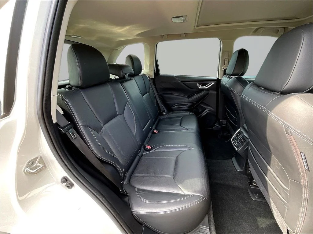 Used 2021 Crystal White Pearl Subaru Limited image 30