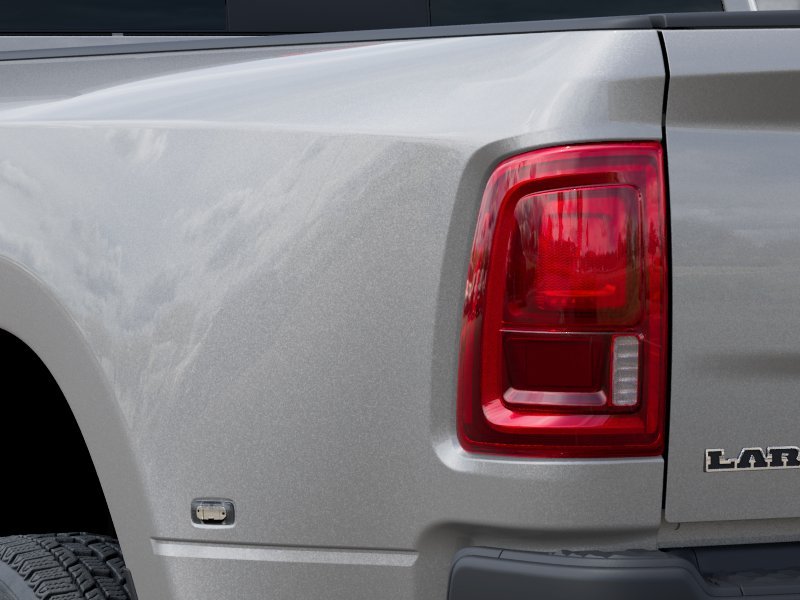 New 2026 Silver-Zynith Exterior Paint RAM LARAMIE image 5