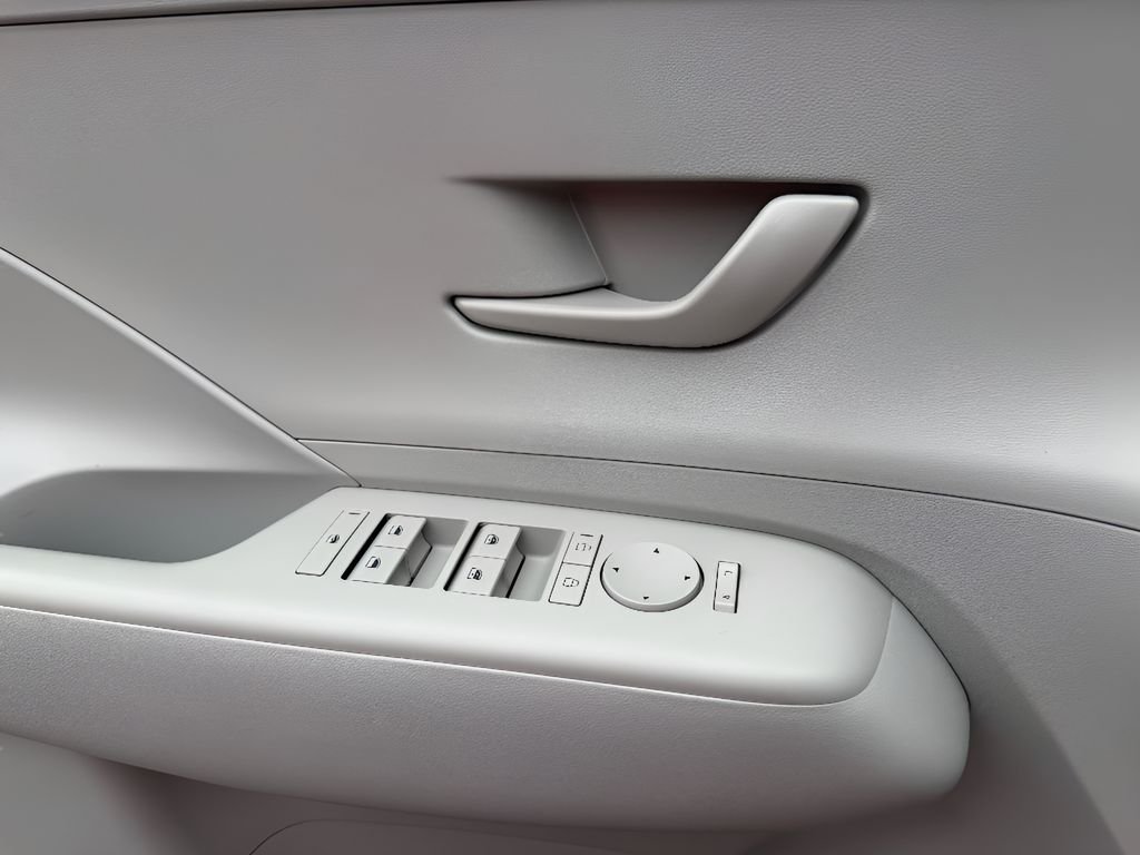 2025 Hyundai Kona SEL Convenience - Photo 20