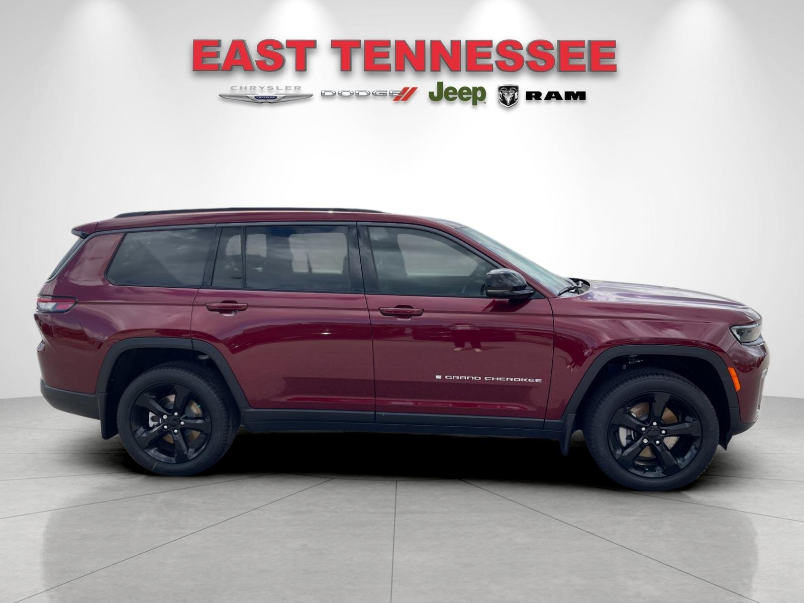 New 2026 Velvet Red Pearl-Coat Exterior Paint Jeep Limited image 2