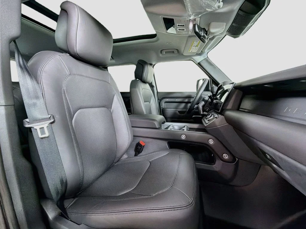 New 2026 Carpathian Grey Land Rover X-Dynamic SE image 30
