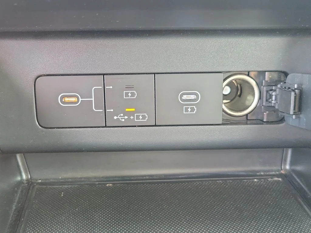 Used 2024 White Hyundai SEL image 35