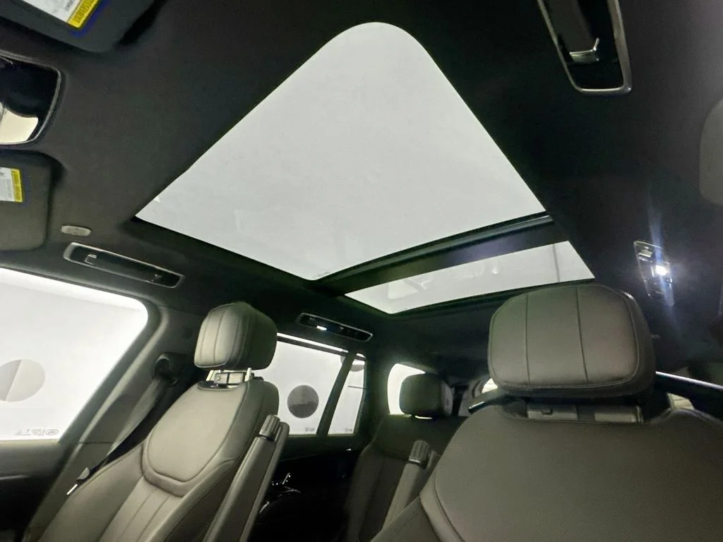 New 2026 Santorini Black Land Rover SE image 21