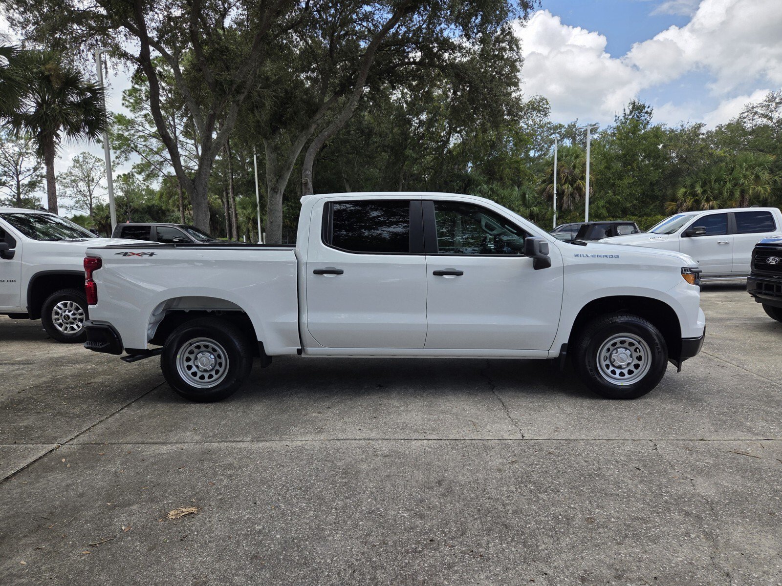 New 2026 Summit White Chevrolet WT image 8