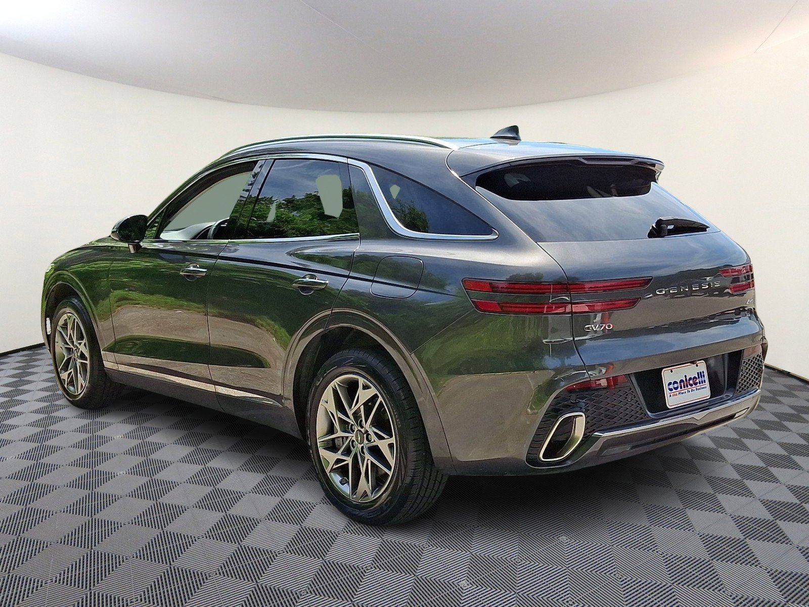 Used 2025 Makalu Gray Genesis 2.5T image 3