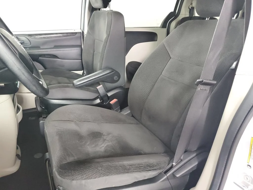 Used 2018 White Dodge SE image 12