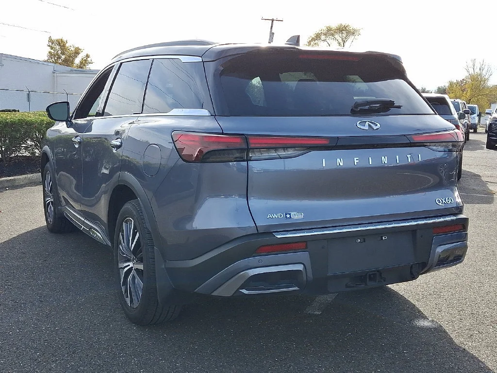Used 2023 Blue INFINITI AUTOGRAPH AWD image 9