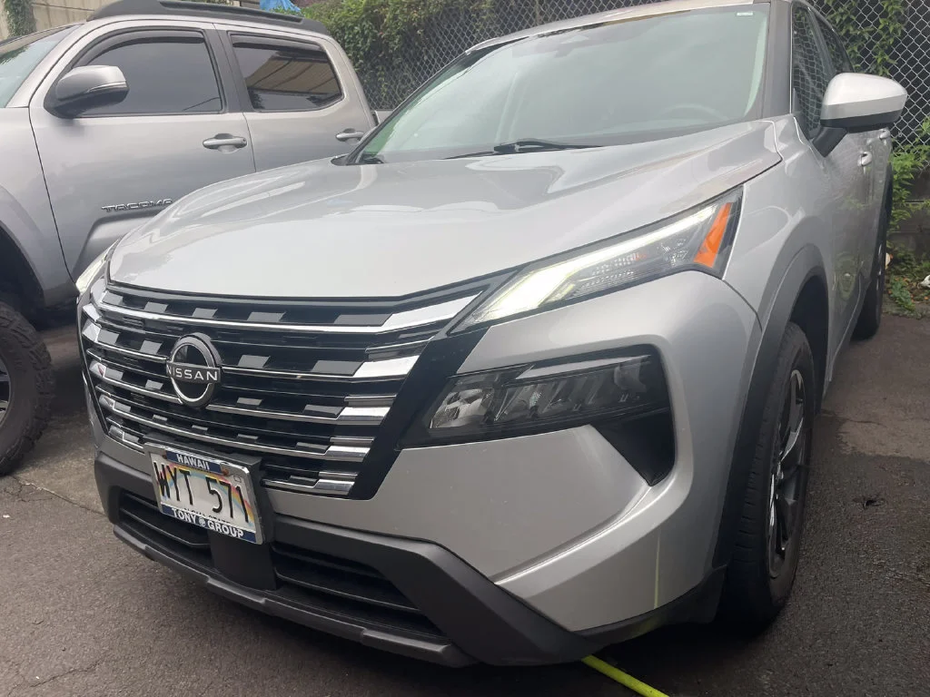 Used 2024 Silver Nissan SV image 2