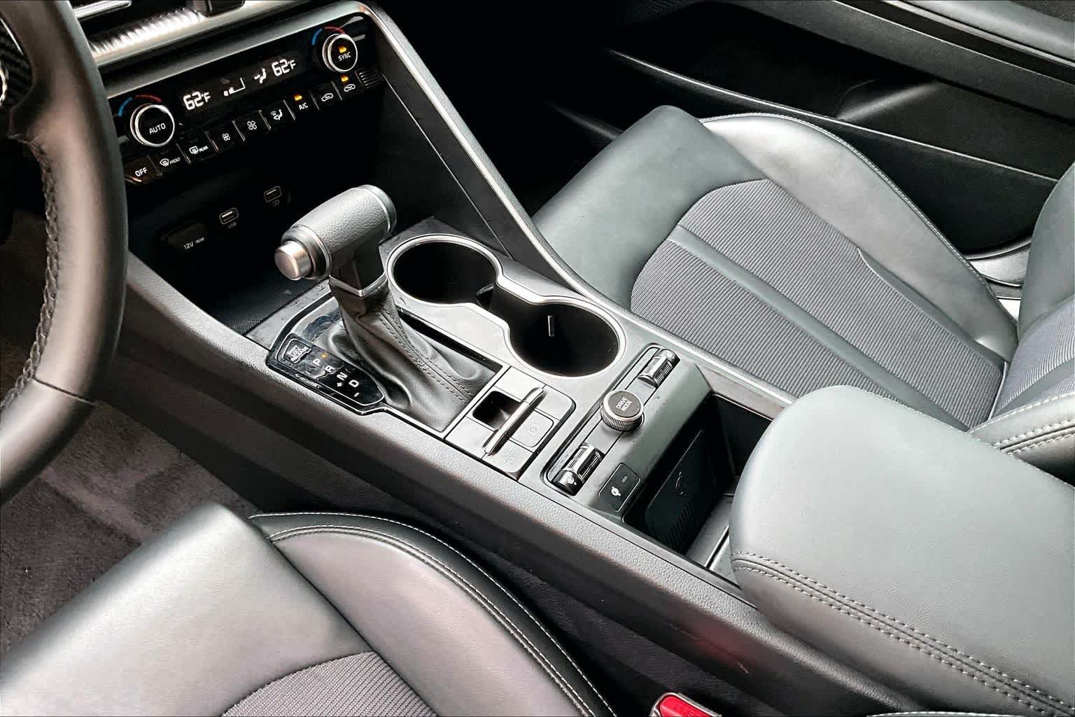 Used 2024 Glacial White Pearl Kia GT-Line image 16
