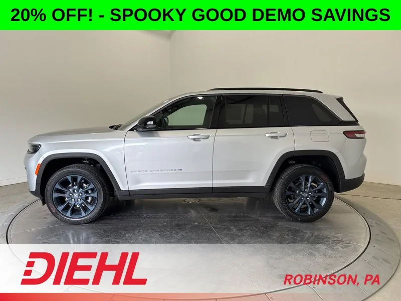 New 2026 Silver Zynith Exterior Paint Jeep Limited image 4