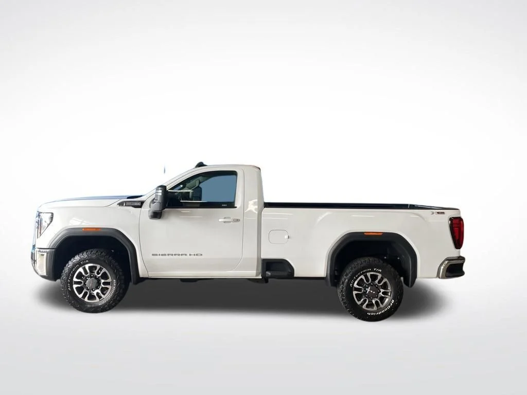 Used 2024 White GMC SLE image 11