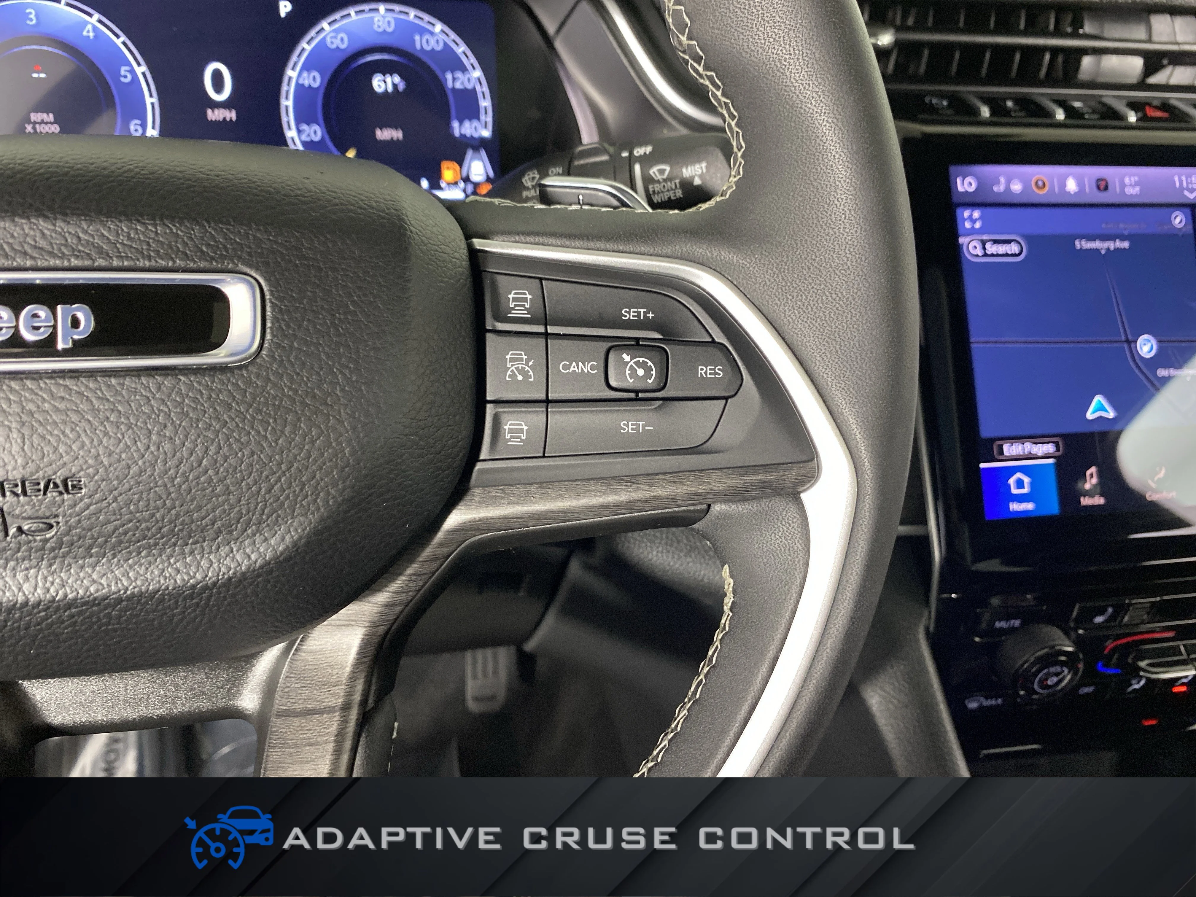 Used 2024 Diamond Black Crystal Pearlcoat Jeep Limited image 25