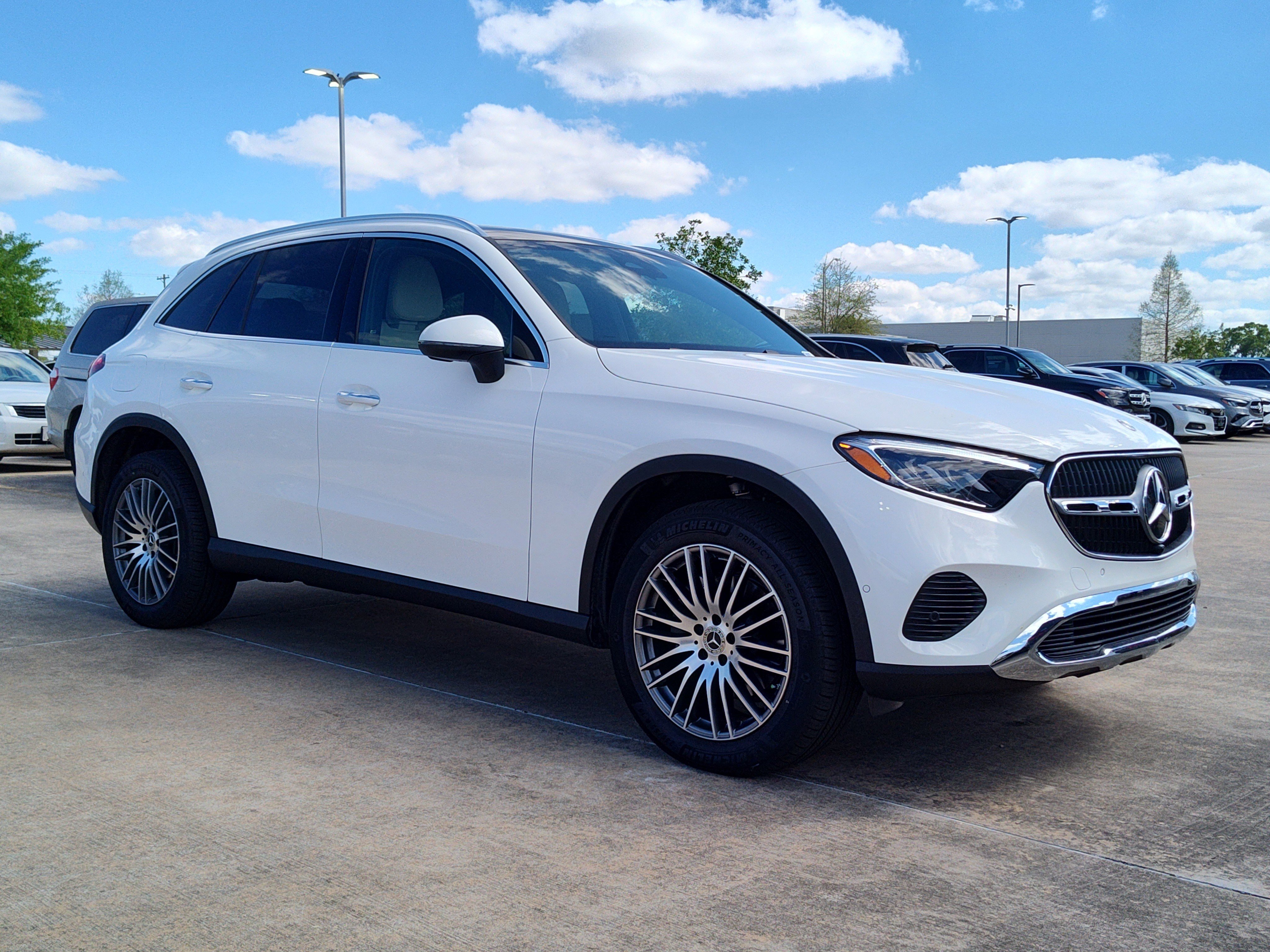 New 2026 Polar White Mercedes-Benz GLC 300 image 20