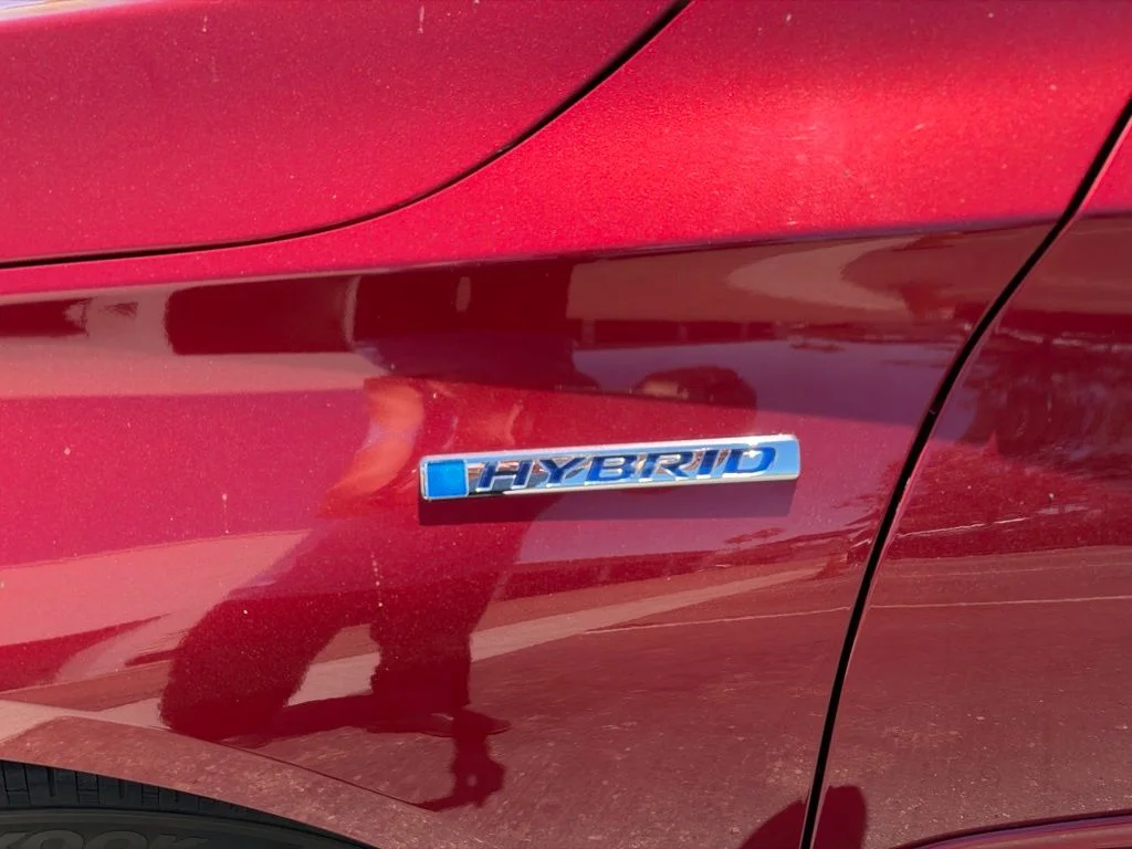 Used 2018 Red Honda Touring image 8