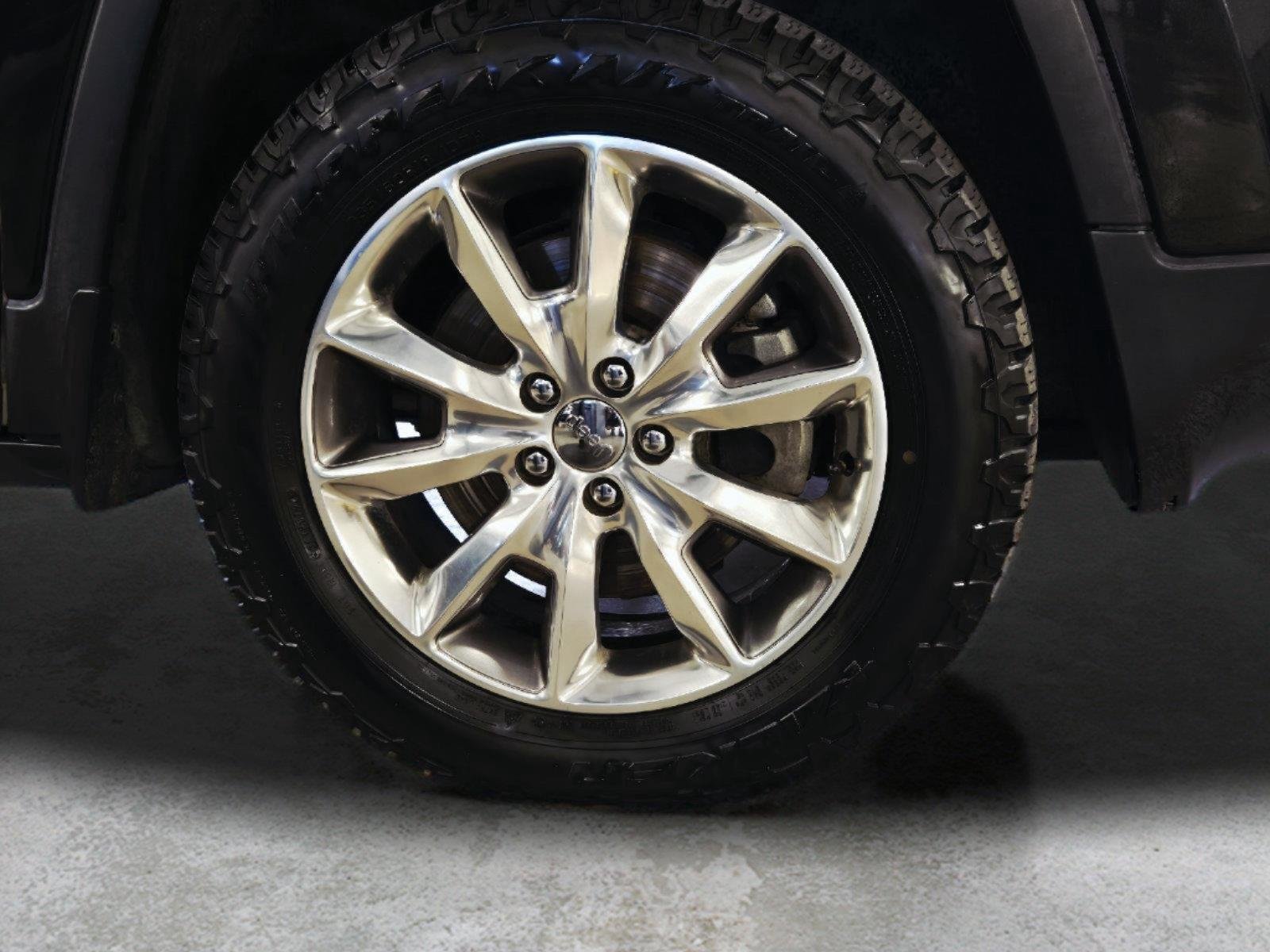 Used 2014 Brilliant Black Crystal Pearlcoat Jeep Limited image 12