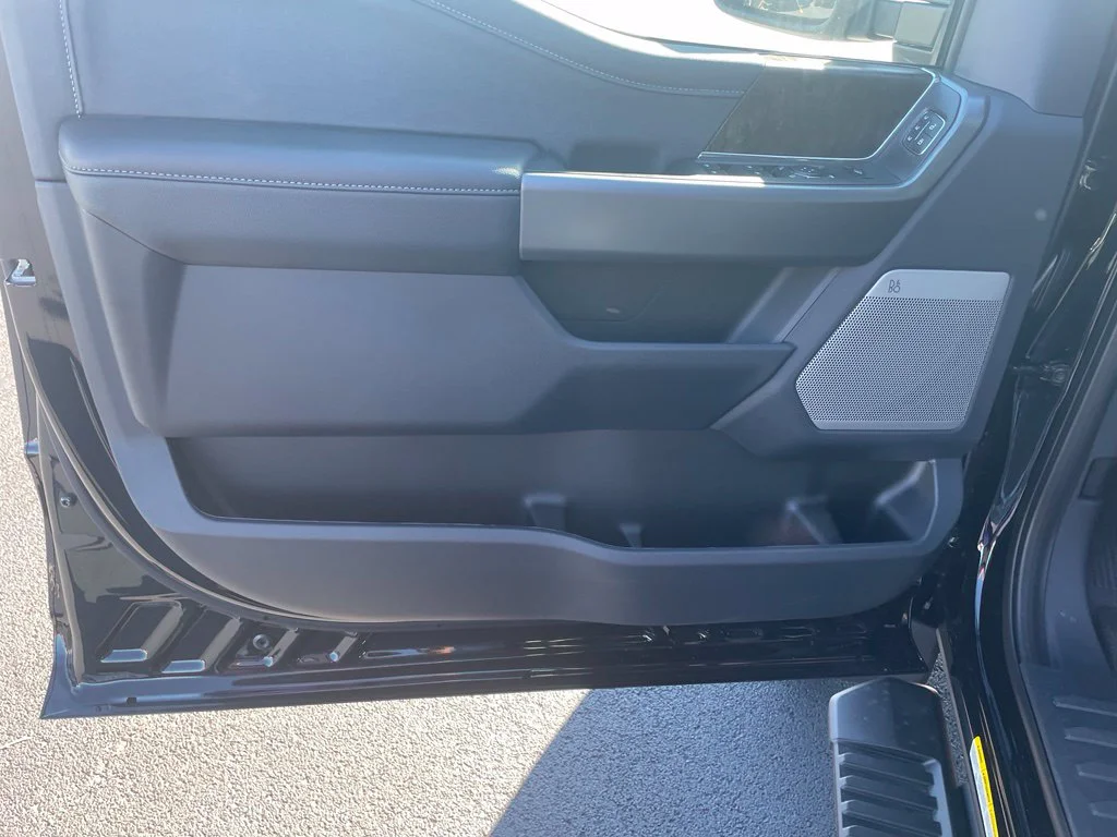 New 2027 Agate Black Metallic Ford F-450® LARIAT® image 10