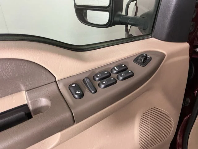 Used 2004 Red Clearcoat Ford XLT image 11