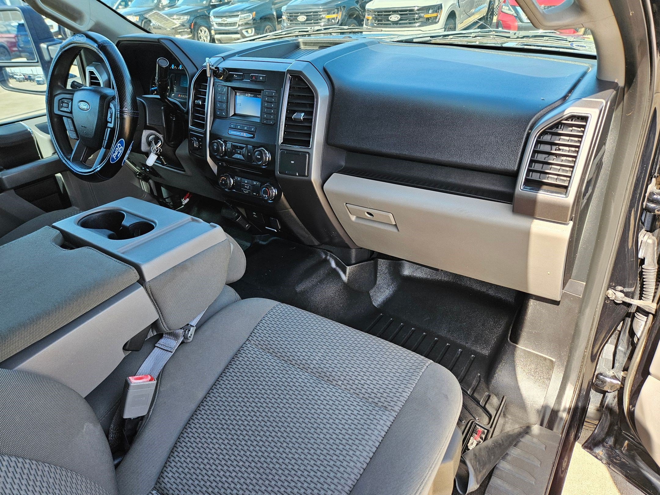 Used 2018 Shadow Black Ford XLT image 27