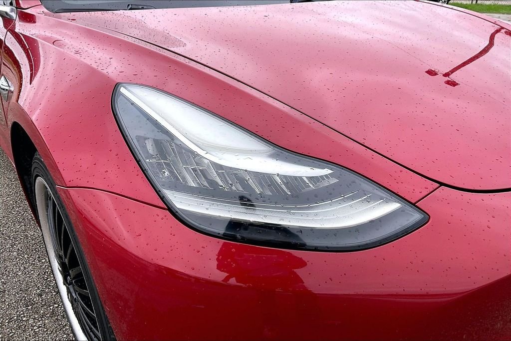 Used 2018  Tesla Long Range image 29