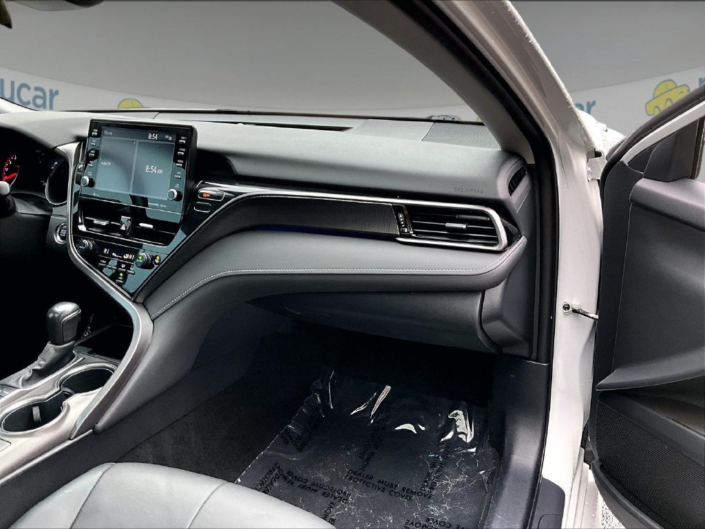 Used 2022 Ice Toyota XSE image 13