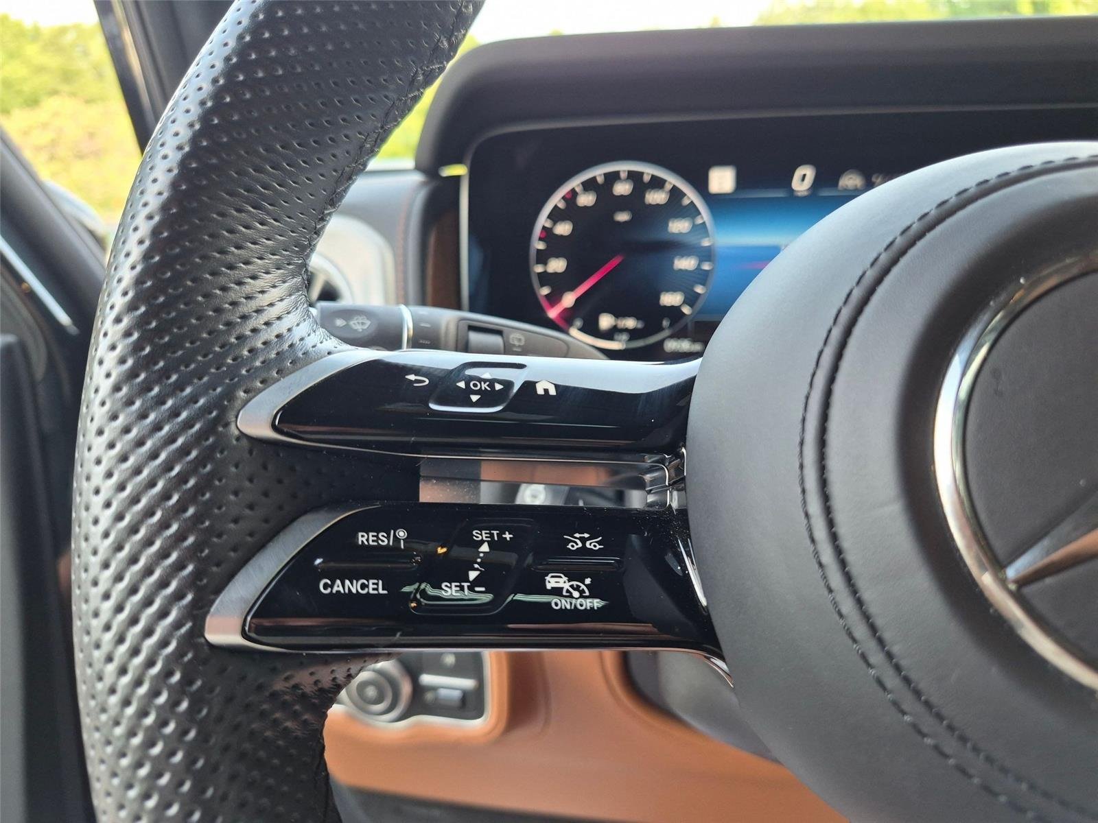 Used 2025  Mercedes-Benz G 550 image 17