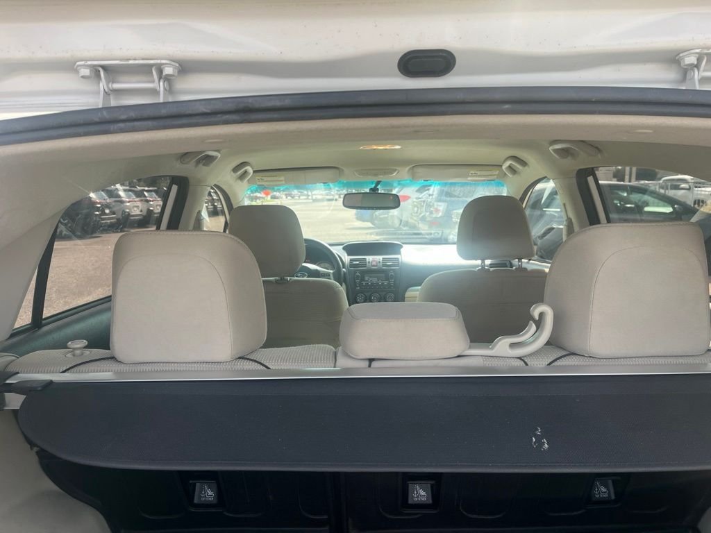 Used 2014 White Subaru 2.0i Sport Premium image 9