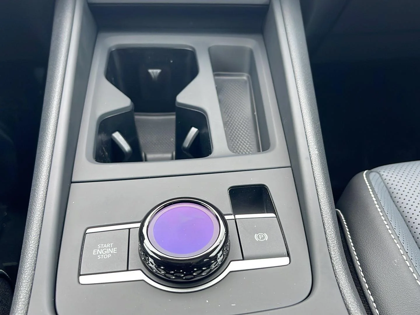 New 2026 Pure White Volkswagen SE image 29