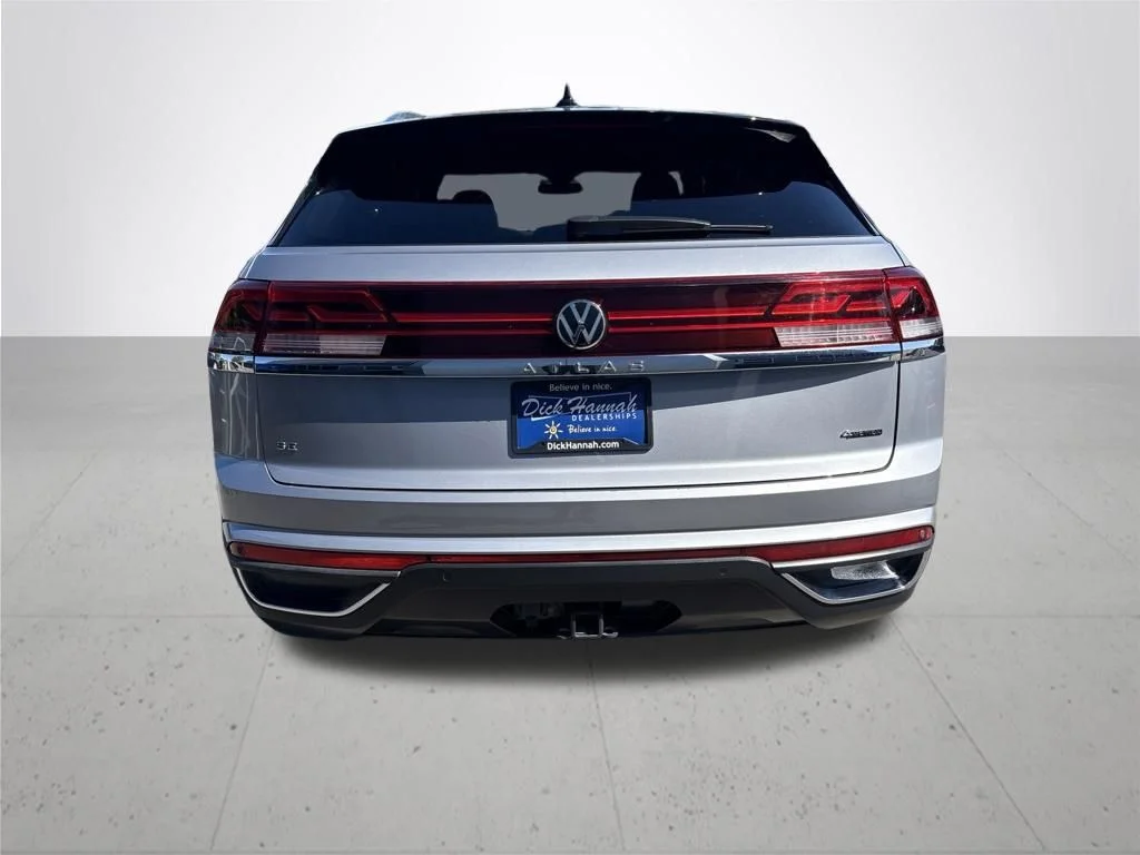 Used 2024  Volkswagen 2.0T SE w/Technology image 7