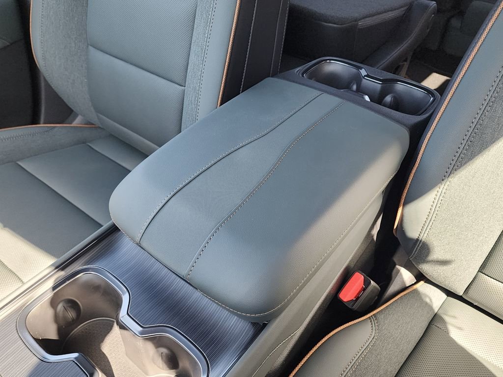 2026 GMC Acadia AT4 - Photo 34