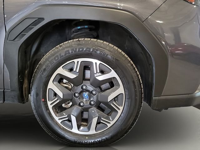 Used 2025 Gray Metallic Subaru Premium image 28
