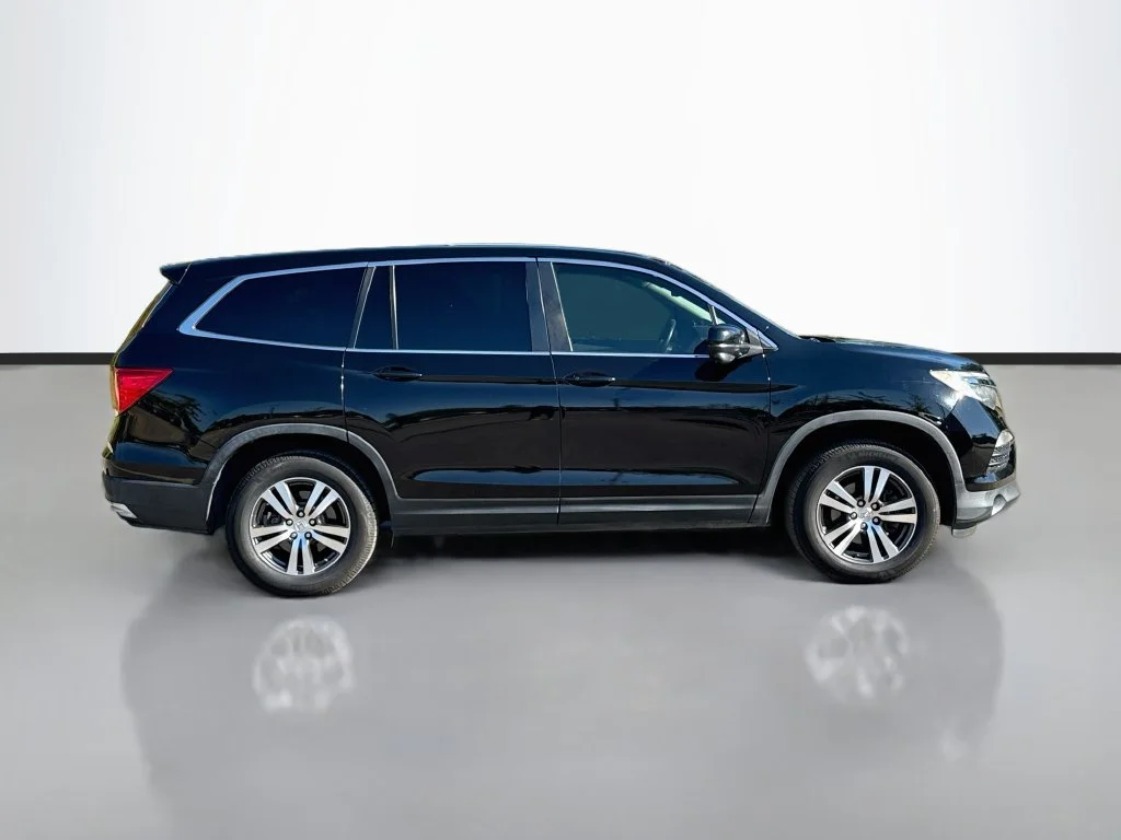 Used 2016 Crystal Black Pearl Honda EX-L image 9