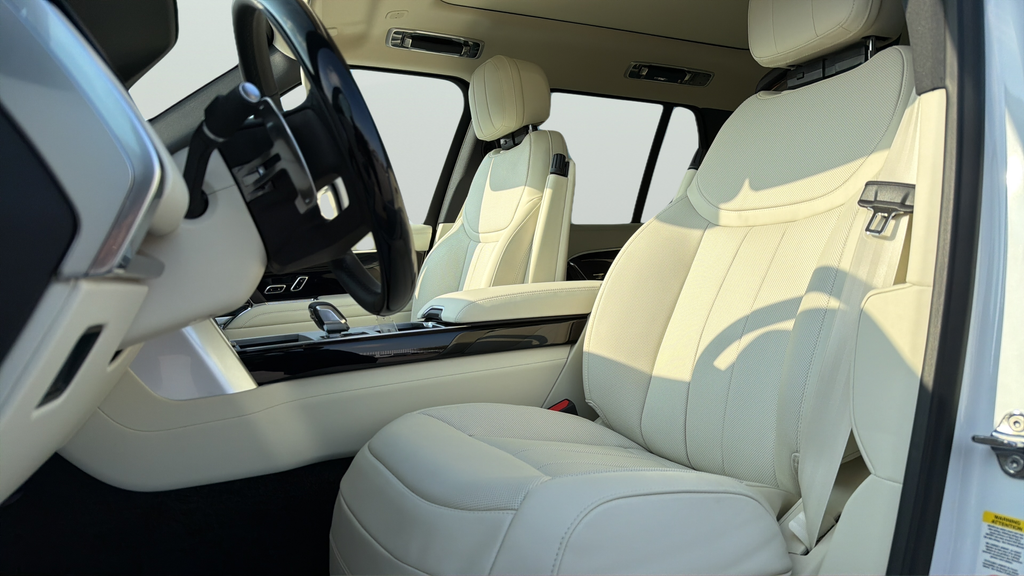 Used 2026 White Land Rover SE image 19