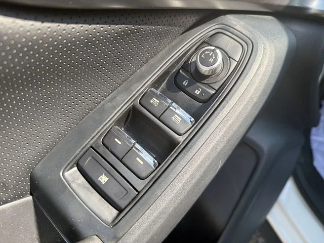 Used 2018 White Subaru 2.0i Limited image 13