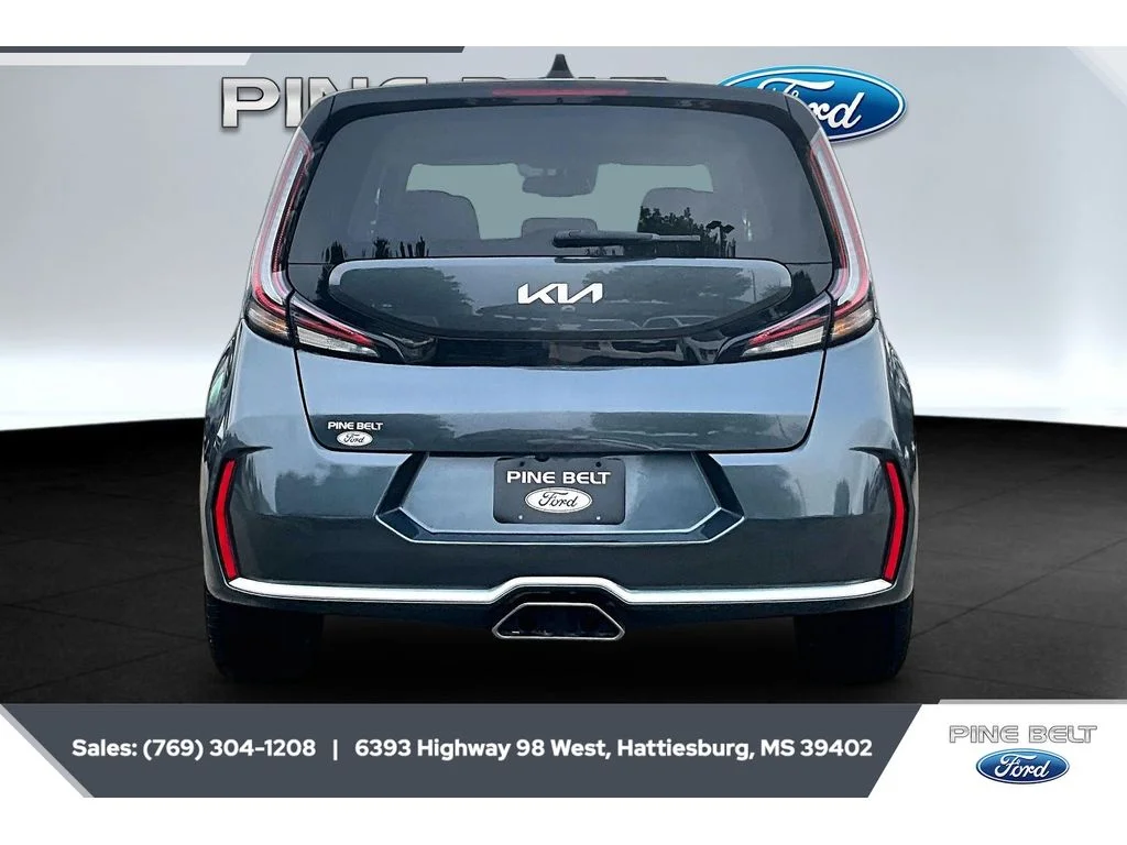 Used 2023 Gravity Gray Kia GT-Line image 4