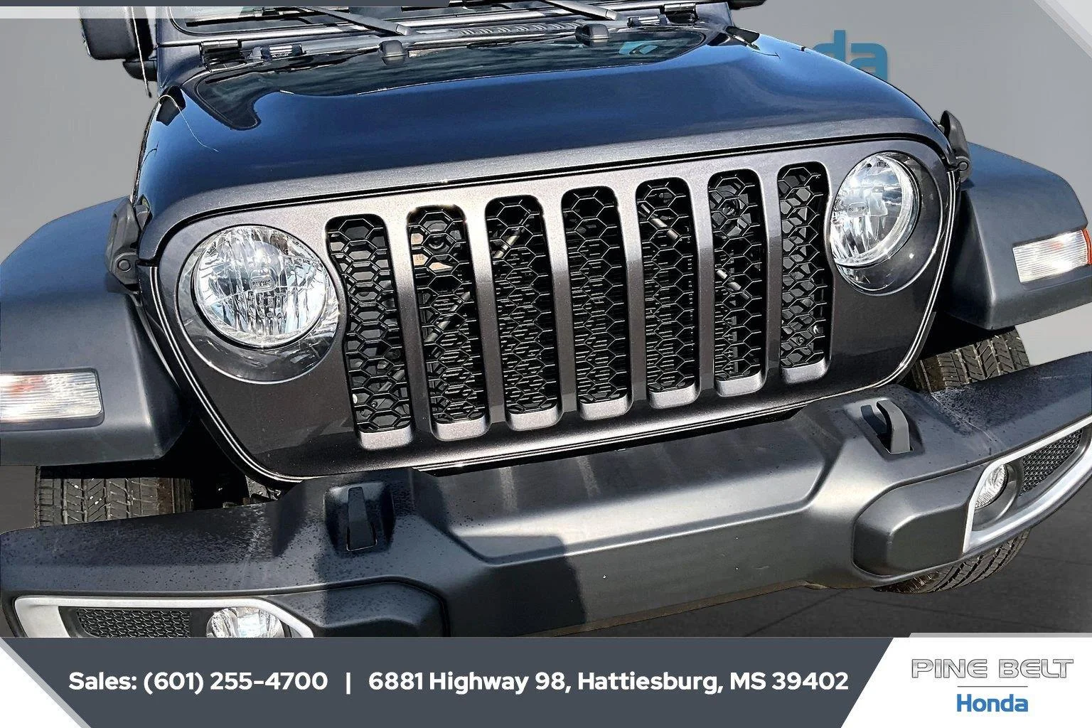 Used 2023 Granite Crystal Metallic Clearcoat Jeep Sport image 21